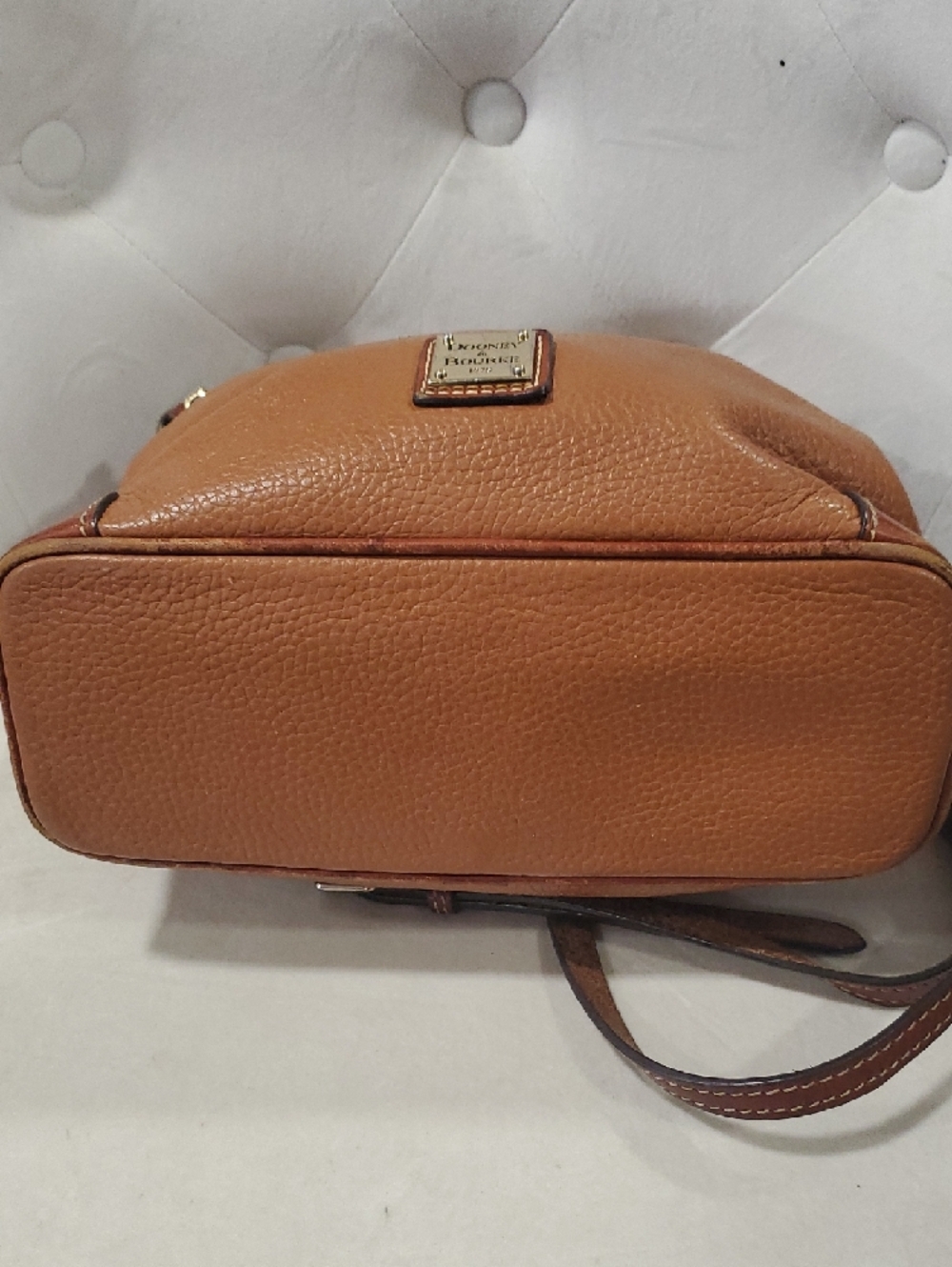 Dooney & Bourke All Weath Camel/Tan Pebbled Leather Crossbody with Gold Hardware - Picture 8 of 10